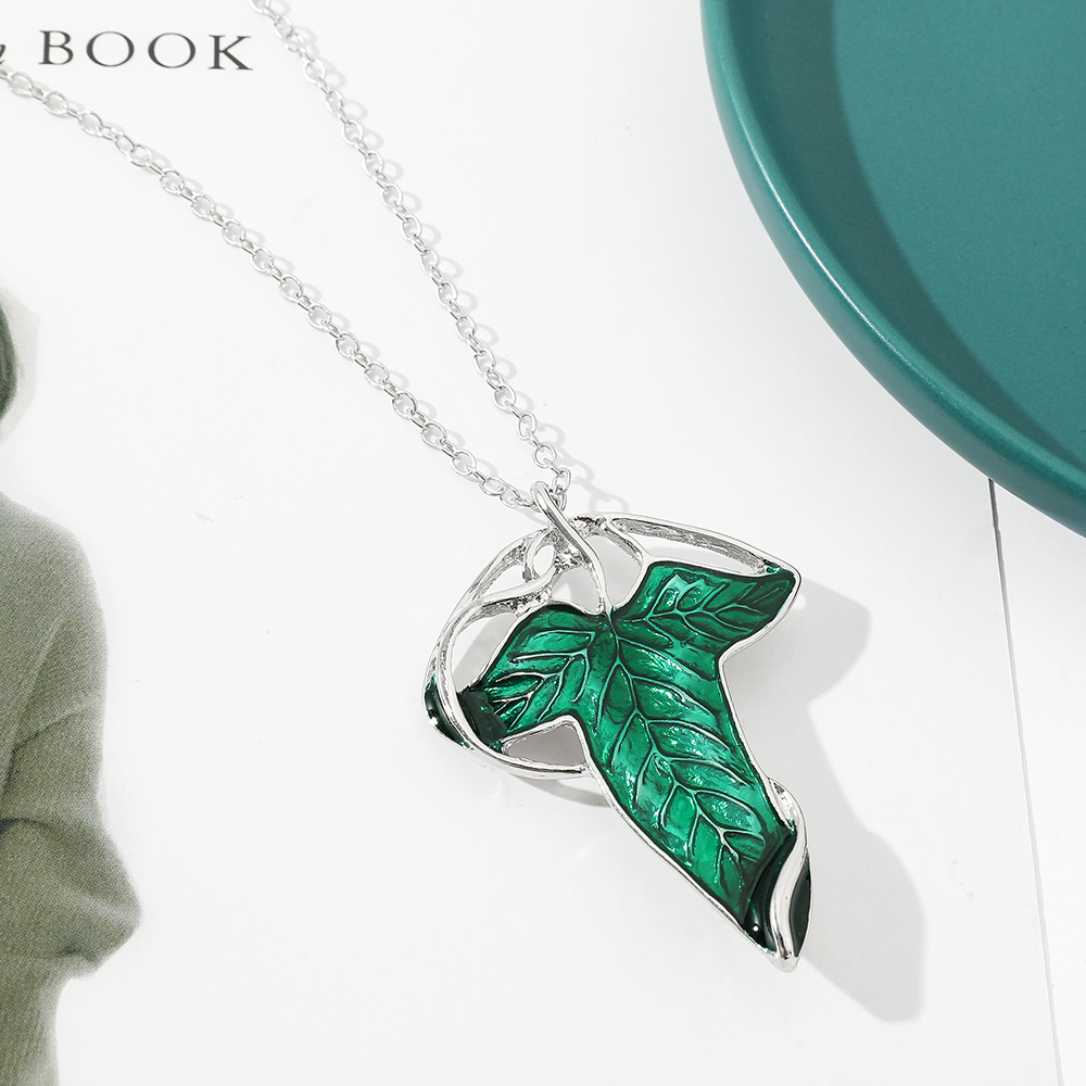 Vintage Green Leaf Pendant Nec - Vintage Jewelry Collection recension och pris